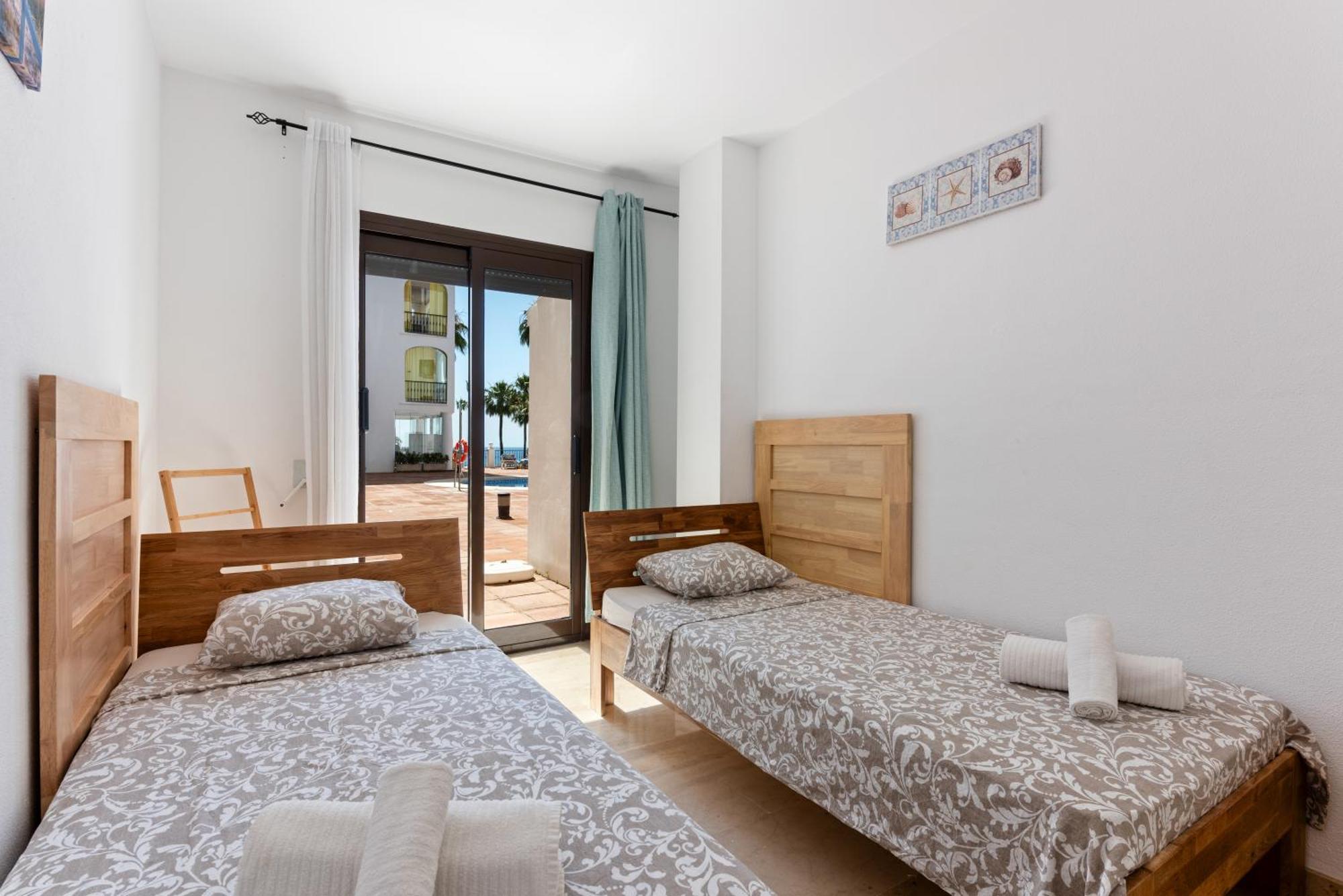 Beach Apartment In La Duquesa Marina Castillo de Sabinillas Exterior photo
