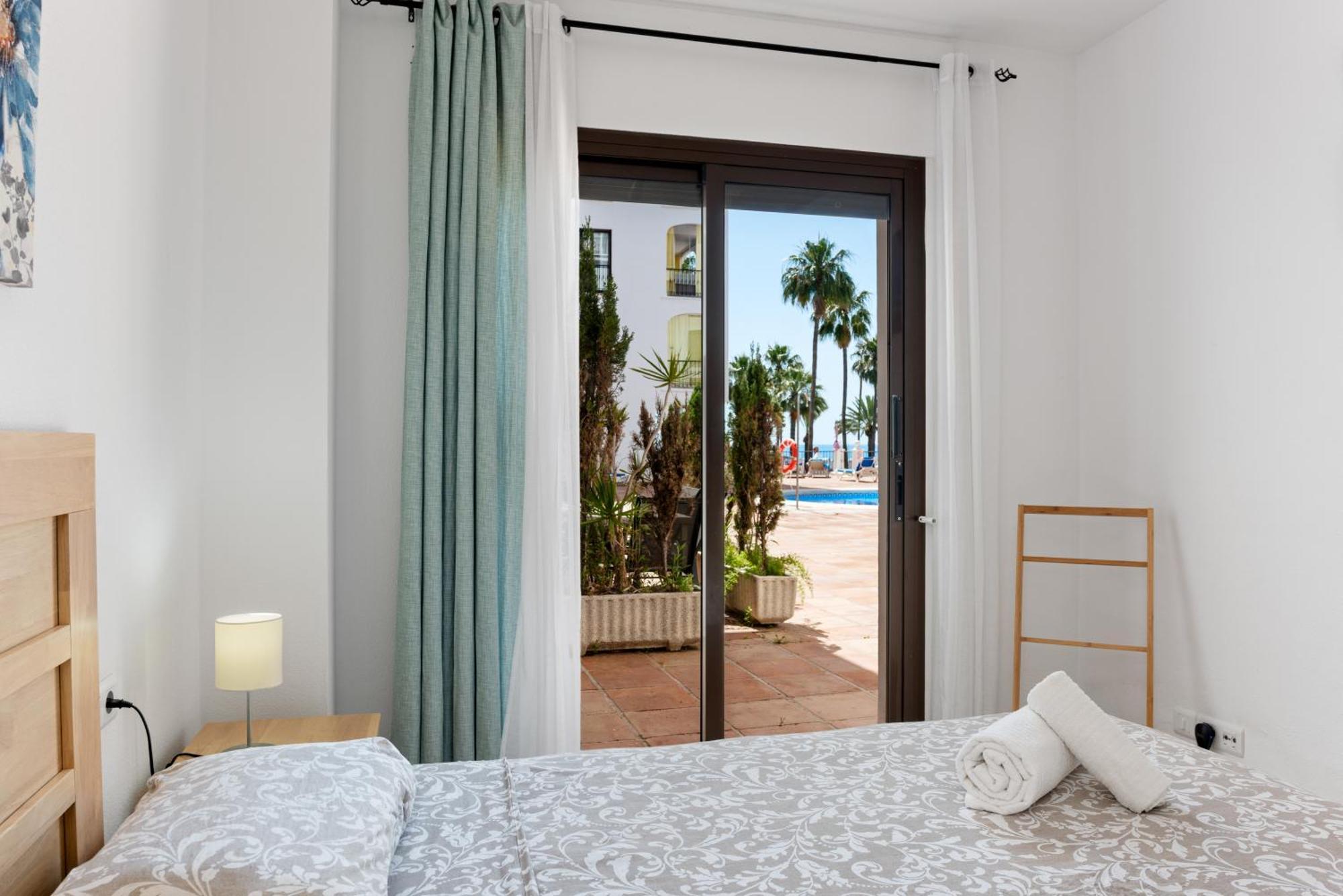Beach Apartment In La Duquesa Marina Castillo de Sabinillas Exterior photo